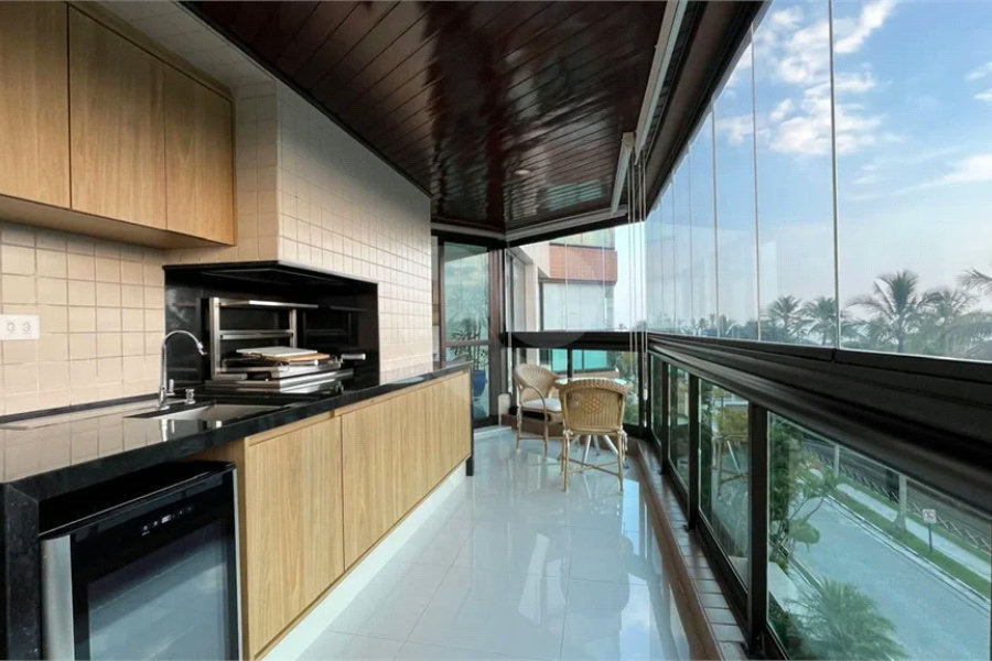 Apartamento à venda com 3 quartos, sendo 2 suítes,  em Riviera de São Lourenço, Bertioga, SP