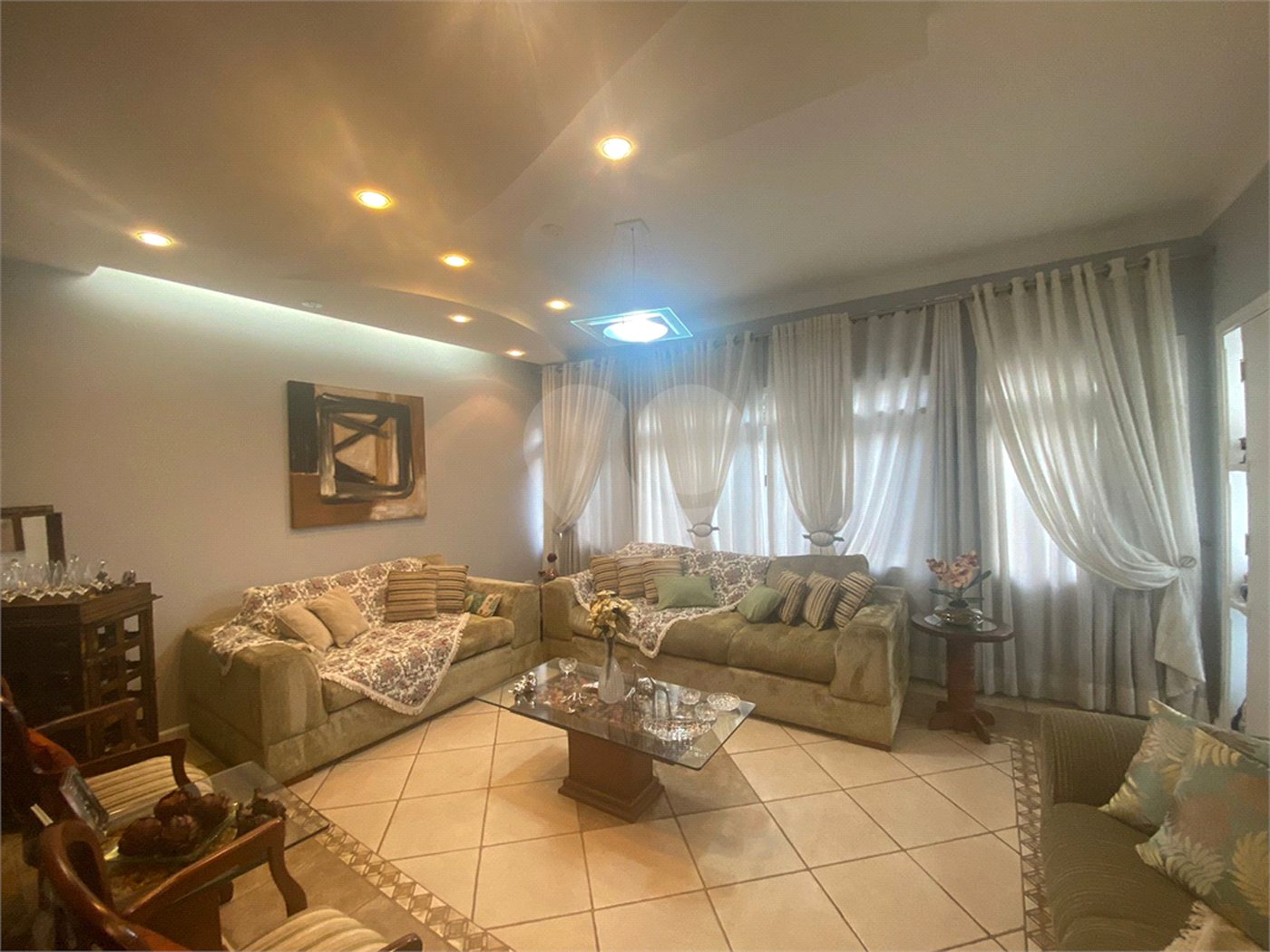 Casa à venda com 4 suítes no condomínio Okinawa, Paulínia - SP