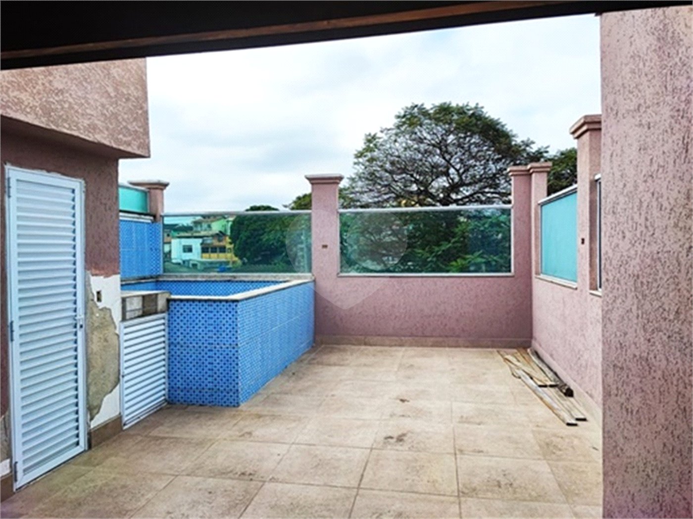 Casa à venda com 3 quartos, sendo 1 suíte,  no condomínio Ouro Verde, Guarulhos - SP