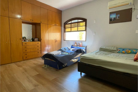 Casa Térrea à venda com 5 quartos, sendo 2 suítes, em Campo Grande, Rio de Janeiro, RJ