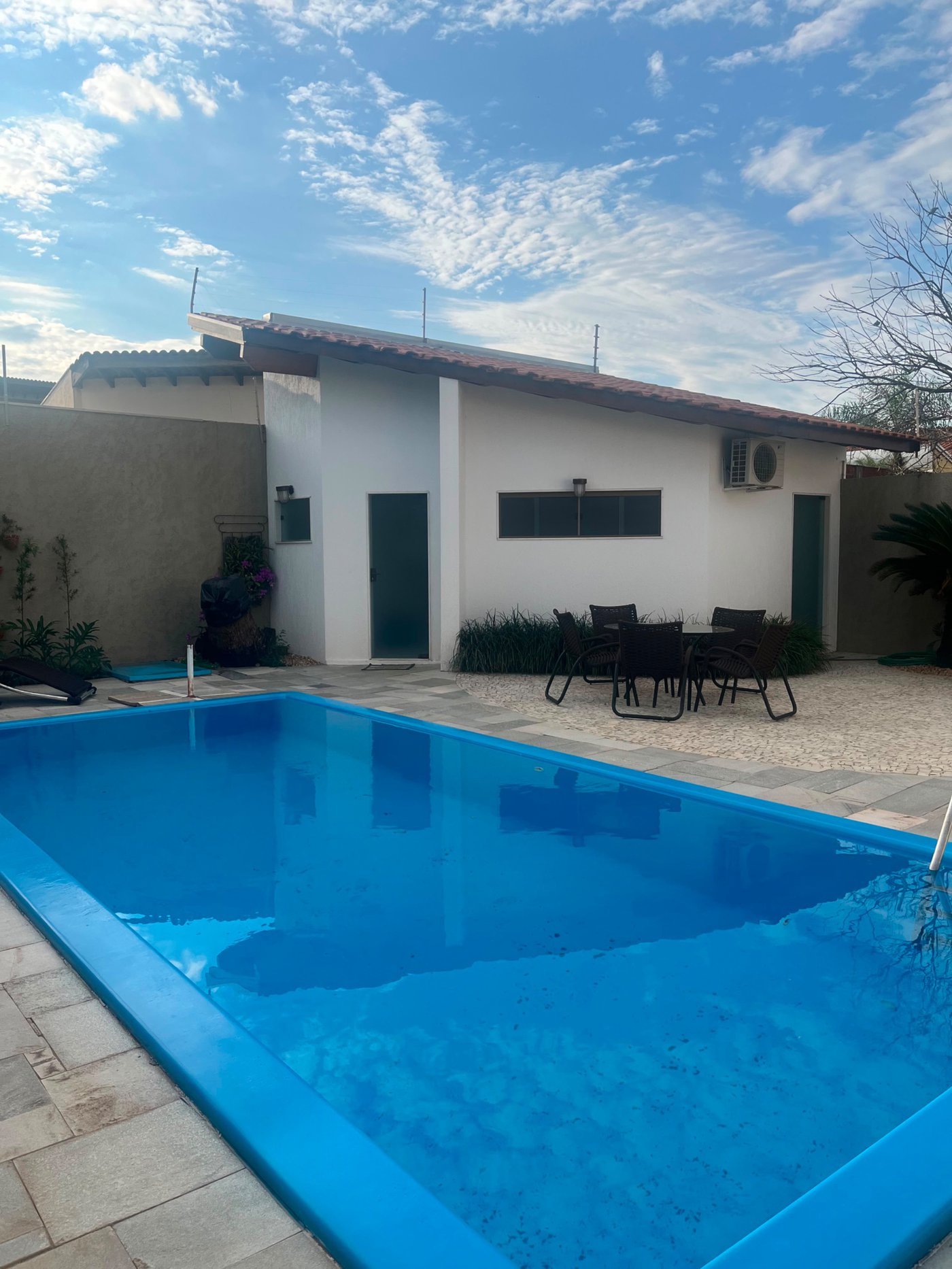 Casa à venda com 3 quartos, sendo 1 suíte,  em Santos Dumont, Três Lagoas, MS