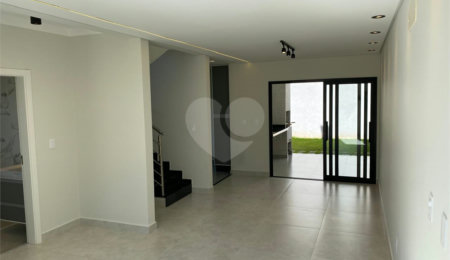 Casa à venda com 3 suítes no condomínio Villaggio Maranello, Vinhedo - SP
