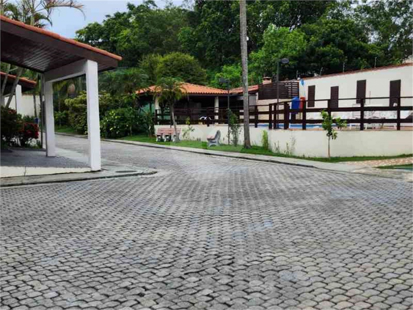 Casa à venda ou para alugar com 4 quartos, sendo 1 suíte,  em Tremembé, São Paulo, SP