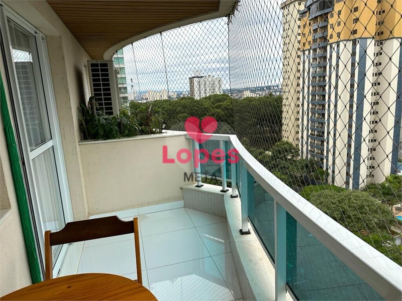 Apartamento à venda com 3 quartos, sendo 2 suítes, em Parque Residencial Aquarius, São José dos Campos, SP