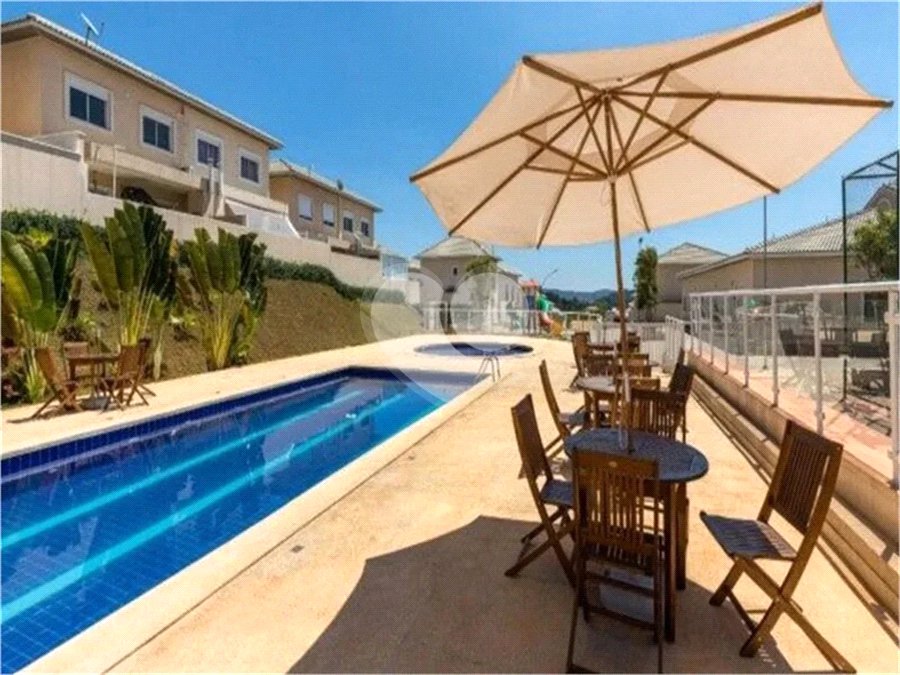 Casa para alugar com 3 quartos, sendo 1 suíte,  no condomínio Bella Roma, São Roque - SP