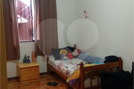 Casa à venda ou para alugar com 7 quartos, sendo 1 suíte,  em Vila Mogilar, Mogi das Cruzes, SP