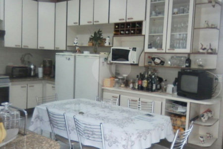 Casa Térrea à venda com 4 quartos, sendo 2 suítes, em Vila Mazzei, São Paulo, SP