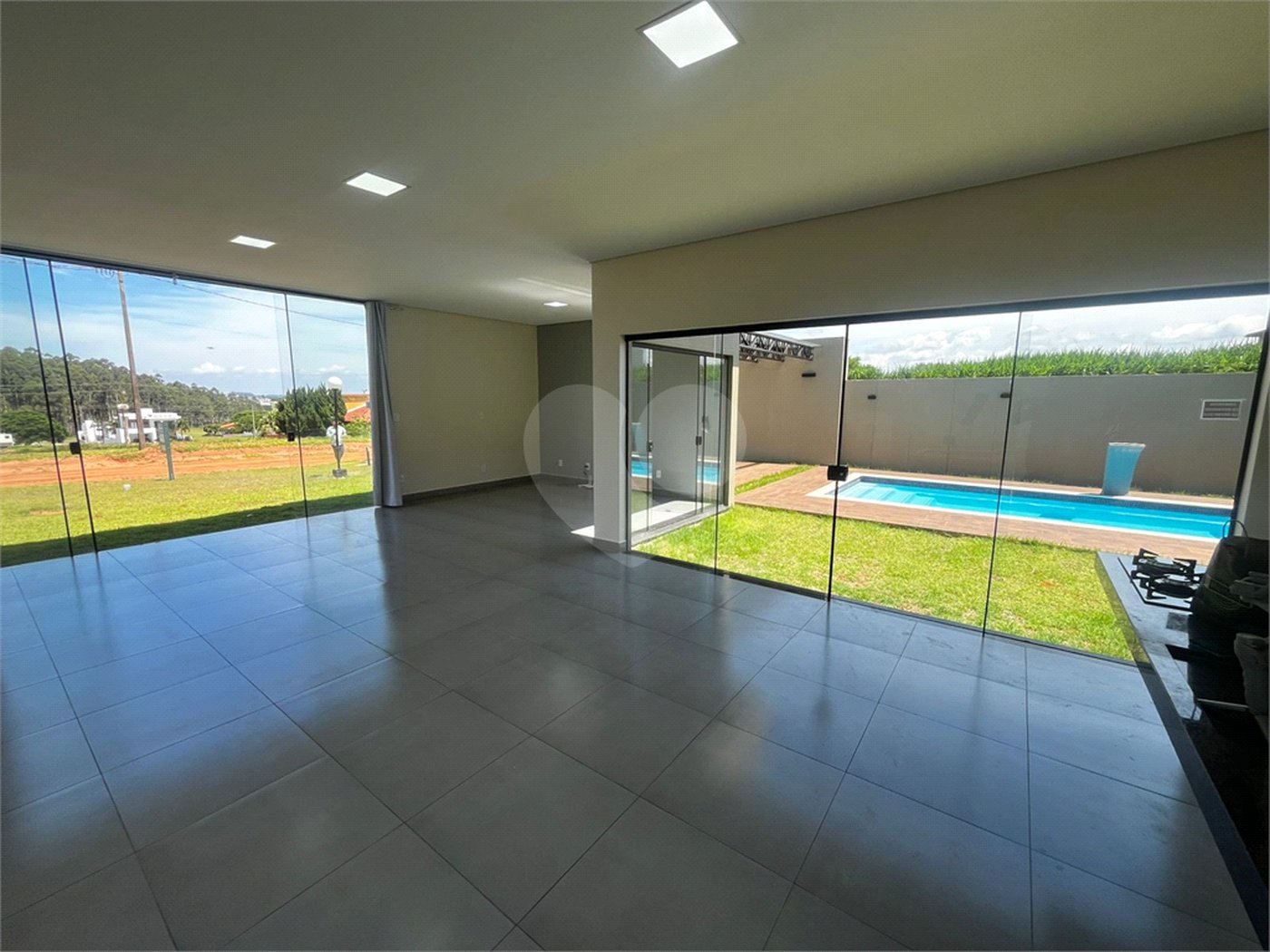 Casa à venda com 3 suítes em Terras de Santa Cristina Xiii Setor Marina, Paranapanema, SP
