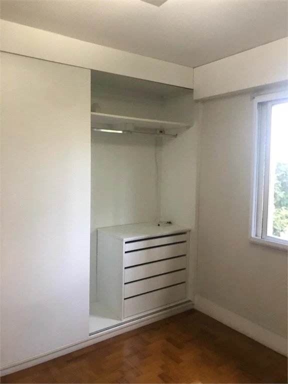 Sala à venda em Vila Suzana, São Paulo, SP