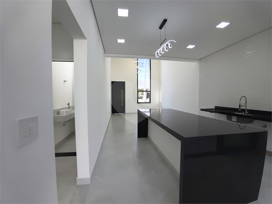 Casa à venda com 3 suítes no condomínio Campos do Conde I e II, Sorocaba - SP