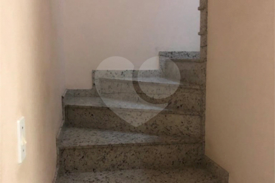 Sobrado à venda com 3 quartos, sendo 1 suíte, em Vila Mangalot, São Paulo, SP