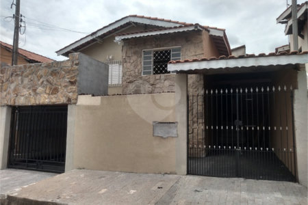 Casa Térrea à venda com 3 quartos em Jardim Alvinópolis, Atibaia, SP