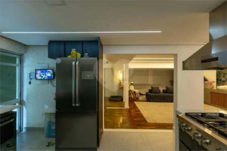 Sobrado à venda com 4 quartos, sendo 3 suítes,  em Brooklin, São Paulo, SP