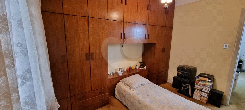 Sobrado à venda com 4 quartos, sendo 1 suíte,  em Água Branca, São Paulo, SP