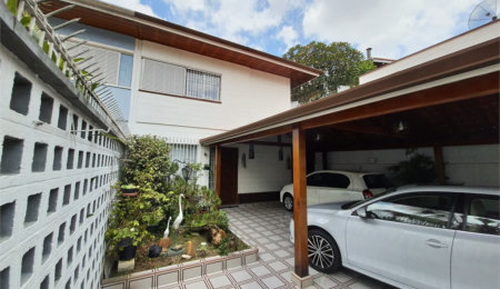 Sobrado à venda com 3 quartos, sendo 1 suíte,  em Jardim Rizzo, São Paulo, SP