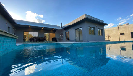 Casa à venda com 4 suítes no condomínio Primavera, Salto - SP