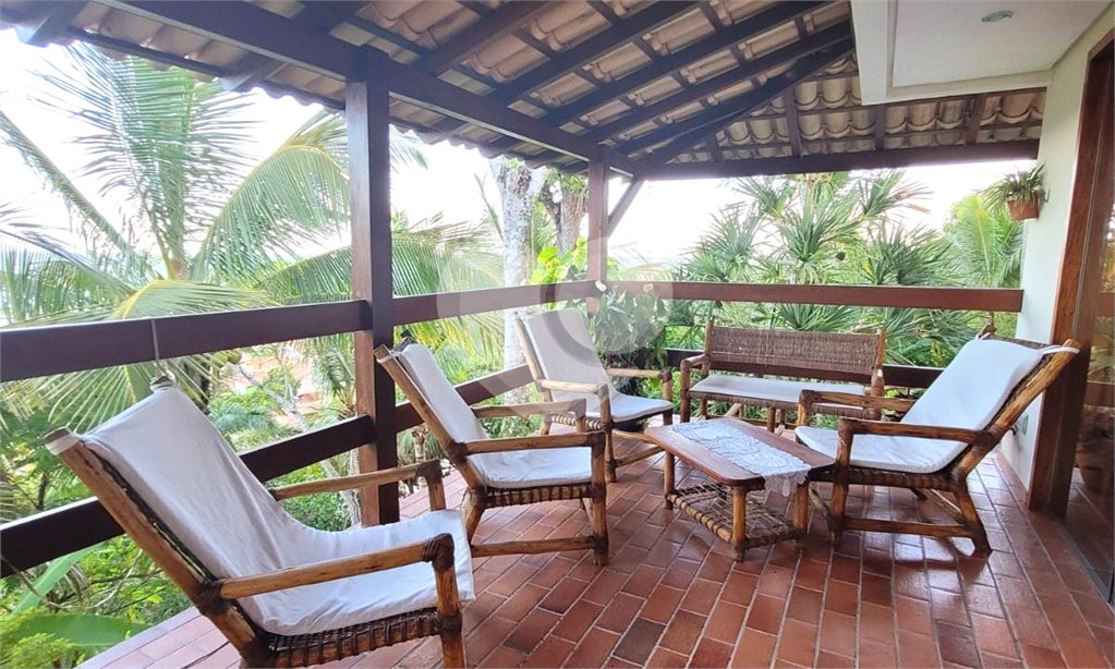 Casa à venda com 3 suítes no Centro, Santa Cruz Cabrália, BA