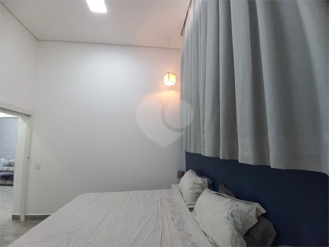 Casa à venda com 2 quartos, sendo 1 suíte, no condomínio Horto Florestal Villagio, Sorocaba - SP
