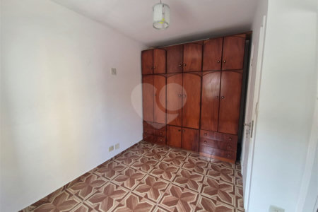 Casa à venda com 3 quartos, sendo 2 suítes, no condomínio Quintas Marajoara, São Paulo - SP