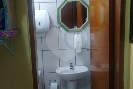 Sobrado à venda com 3 quartos, sendo 1 suíte,  em Vila do Castelo, São Paulo, SP