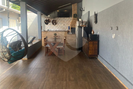 Casa à venda com 4 quartos, sendo 1 suíte, no Centro, Indaiatuba, SP