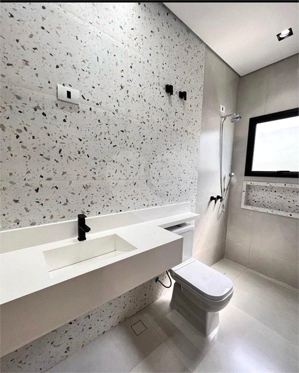 Casa à venda com 3 suítes no condomínio Residencial Golden Ville, Itapetininga - SP