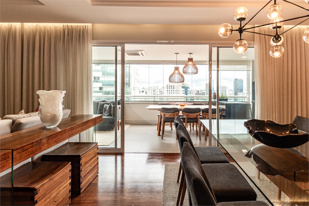 Apartamento à venda com 3 suítes em Brooklin, São Paulo, SP