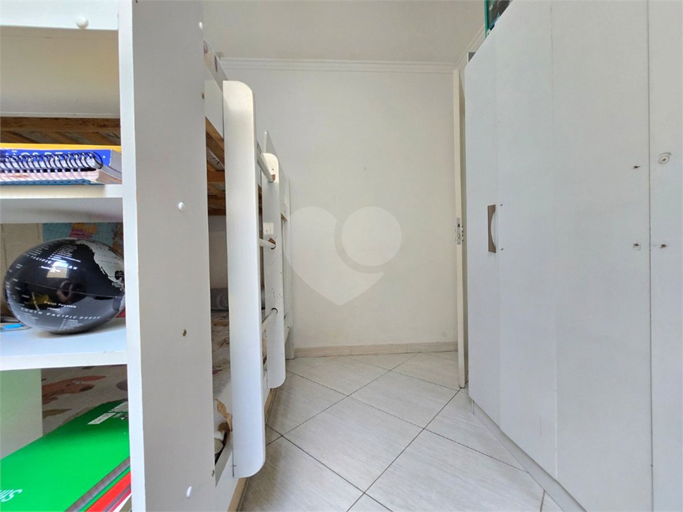 Casa à venda com 3 quartos, sendo 1 suíte, no condomínio Rafaela I, São Paulo - SP