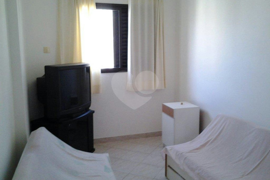 Apartamento à venda com 3 quartos, sendo 2 suítes, em Vila Tupi, Praia Grande, SP