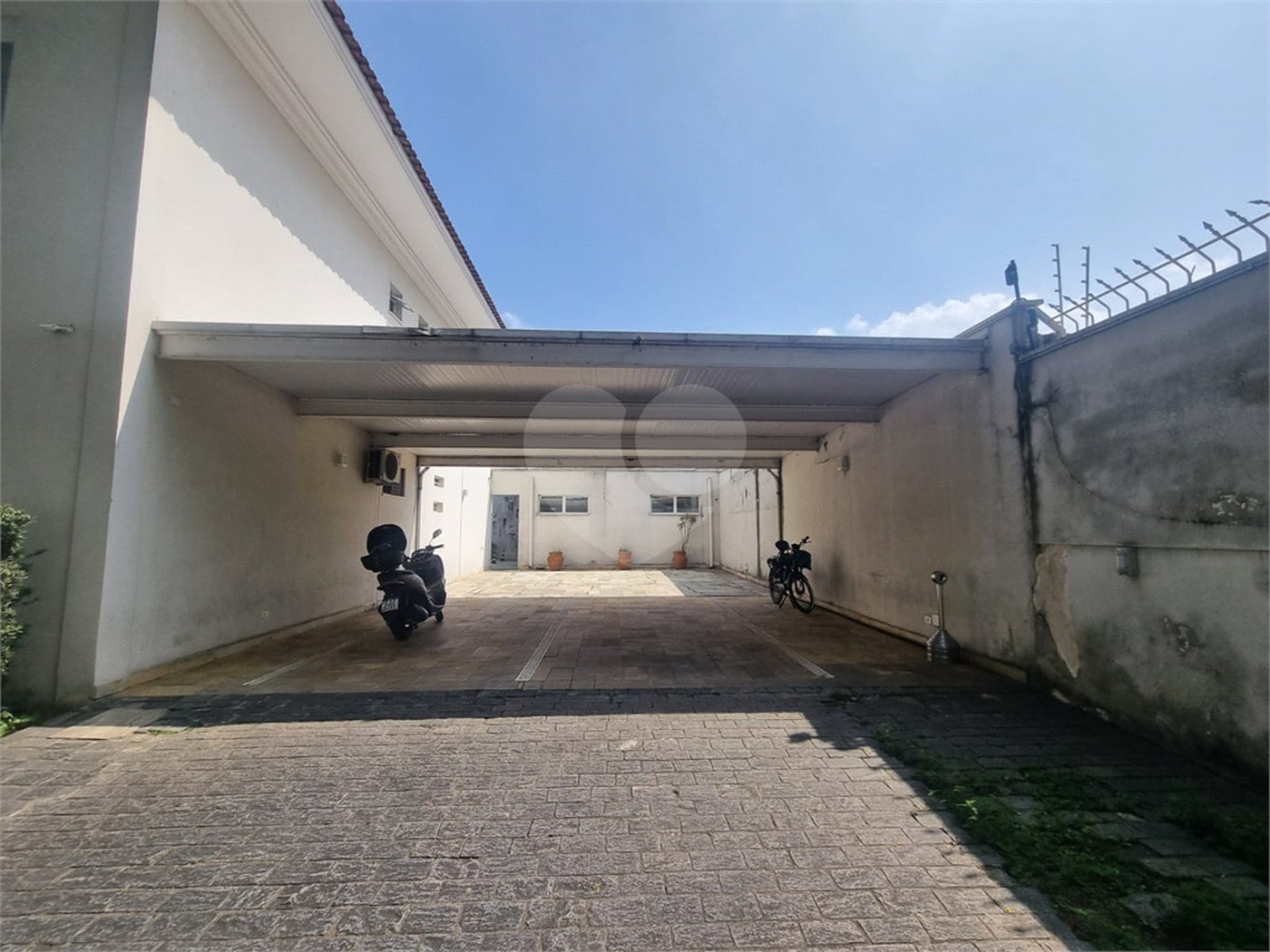 Sobrado à venda com 6 suítes em Alto de Pinheiros, São Paulo, SP