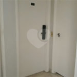 Venda apartamento 2 dormitórios, vaga de garagem fixa, lazer completo. Campo Belo. SP.