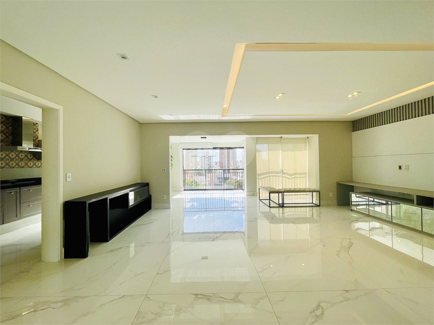 Apartamento à venda com 3 suítes em Vila Gilda, Santo André, SP