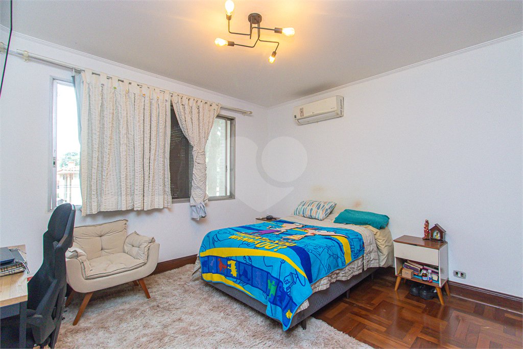 Sobrado à venda com 5 quartos, sendo 2 suítes,  em Granja Julieta, São Paulo, SP
