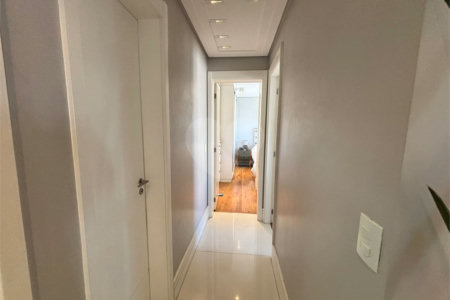 Apartamento à venda com 3 quartos, sendo 1 suíte,  em Santo Amaro, São Paulo, SP
