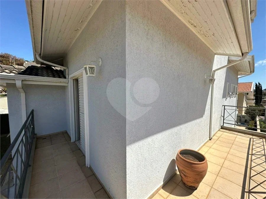 Casa à venda com 3 suítes no condomínio Recanto dos Paturis, Vinhedo - SP