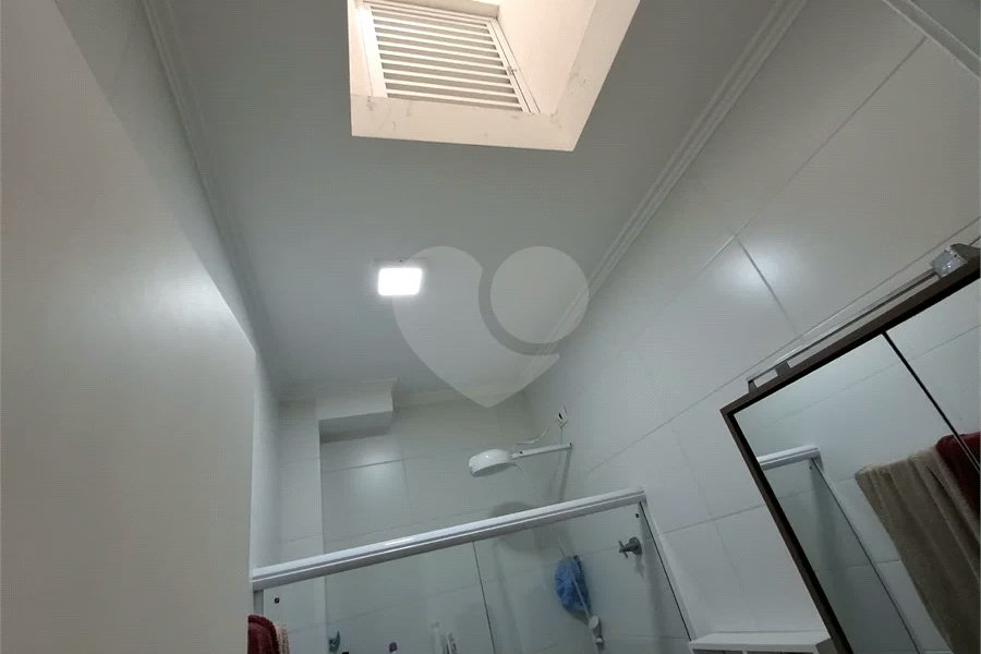 Casa à venda com 3 quartos, sendo 1 suíte, no condomínio Vila Arnoni, São Paulo - SP