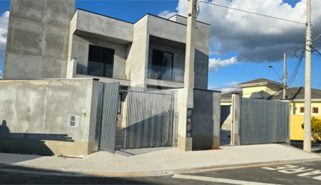 Sobrado à venda com 2 suítes em Jardim Jaraguá, Atibaia, SP