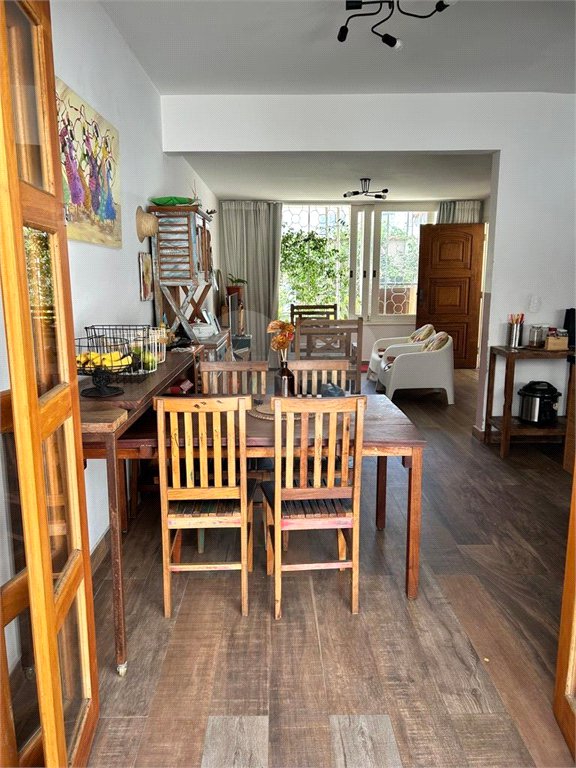 Casa à venda com 4 quartos, sendo 2 suítes, em Planalto Paulista, São Paulo, SP