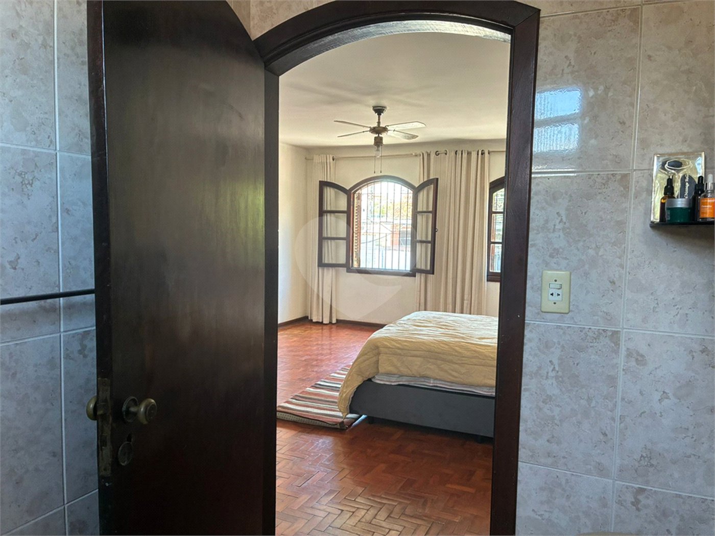 Sobrado à venda com 4 quartos, sendo 1 suíte, em Vila Guilherme, São Paulo, SP