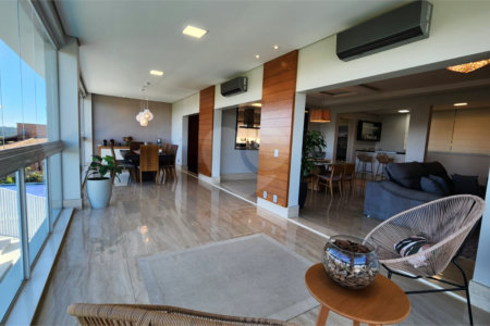 Casa à venda com 5 quartos, sendo 2 suítes, no condomínio Residencial Jardim Primavera, Louveira - SP