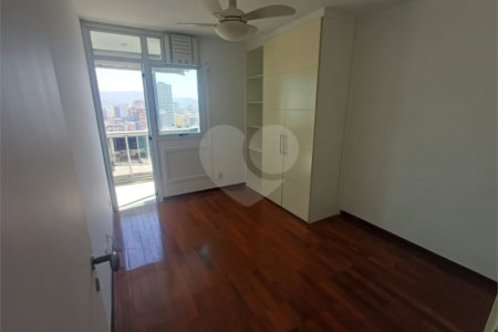 Apartamento à venda com 4 quartos, sendo 1 suíte, em Tijuca, Rio de Janeiro, RJ