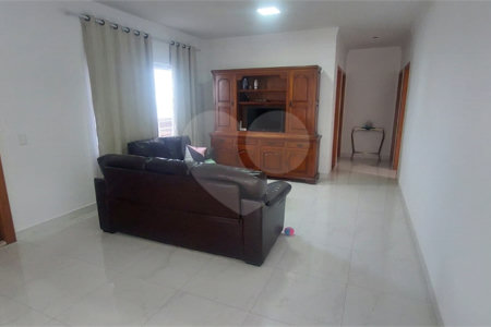 Casa à venda com 3 suítes no condomínio Riviera dos Pássaros, Joanópolis - SP