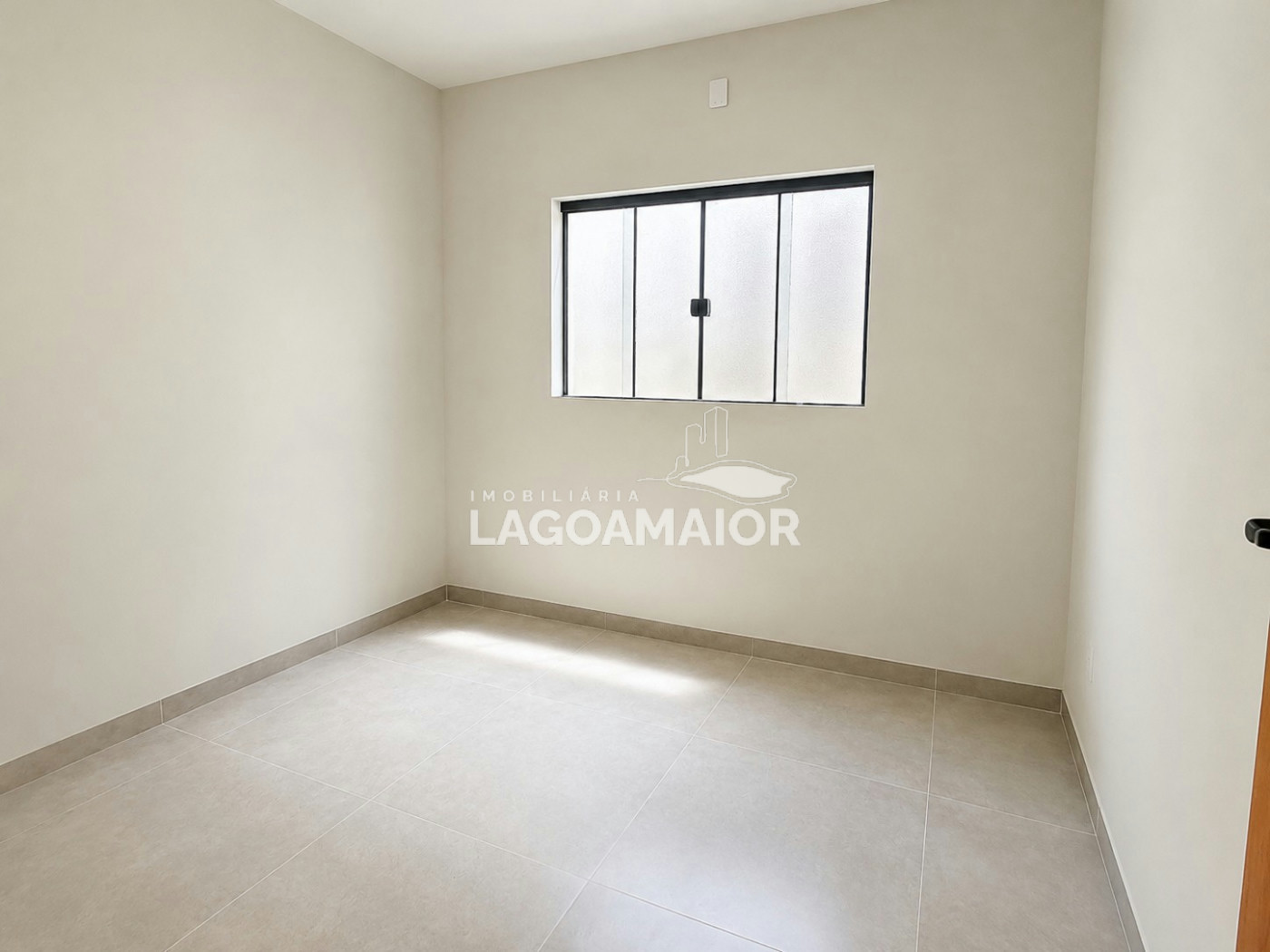 Casa à venda com 2 quartos, sendo 1 suíte, em Vila Nova, Três Lagoas - MS