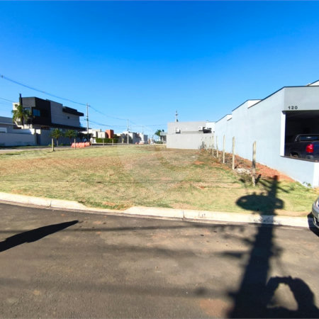 Terreno à venda em Residencial Lago dos Ipês, Itapetininga, SP