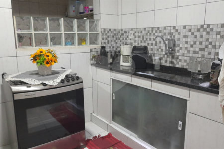 Casa de Vila à venda com 3 quartos, sendo 1 suíte, em Realengo, Rio de Janeiro, RJ