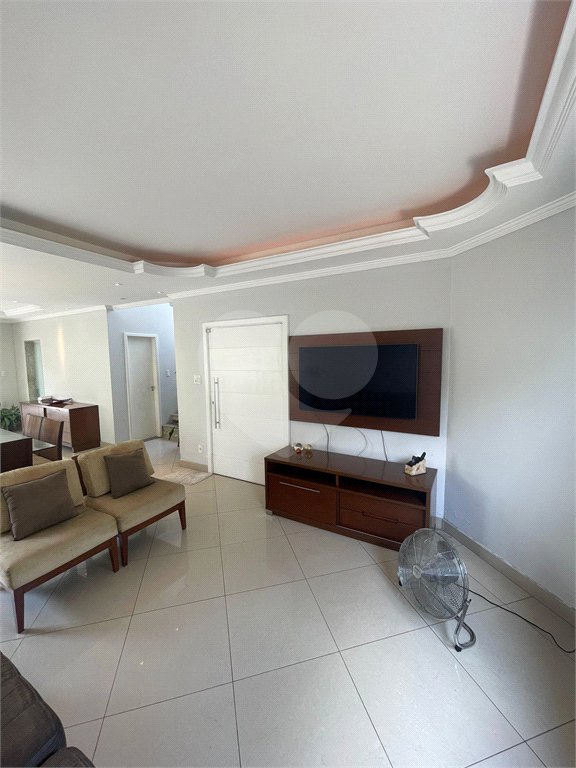 Casa à venda com 5 quartos, sendo 1 suíte, no condomínio Residencial Green Ville, Rio de Janeiro - RJ