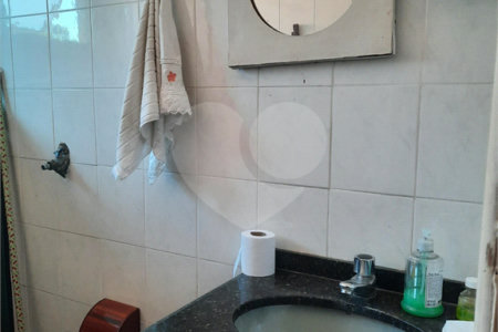 Sobrado à venda com 3 quartos, sendo 1 suíte,  em Interlagos, São Paulo, SP