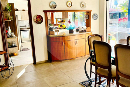 Casa à venda com 4 suítes no condomínio Residencial Vale das Laranjeiras, Indaiatuba - SP