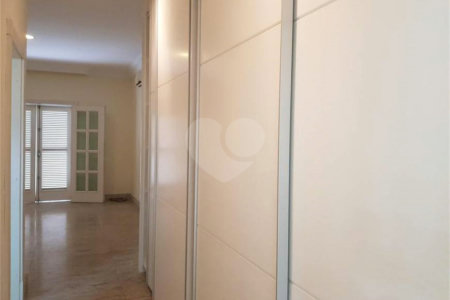 Casa à venda com 4 suítes no condomínio Vilaretto, São Paulo - SP