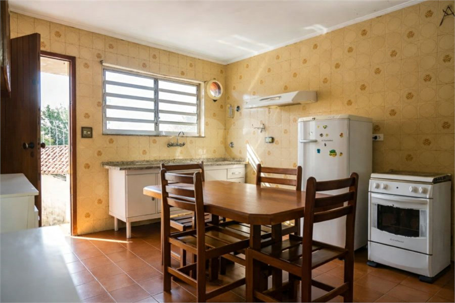 Sobrado à venda com 3 quartos, sendo 1 suíte,  em Vila Guarani, São Paulo, SP